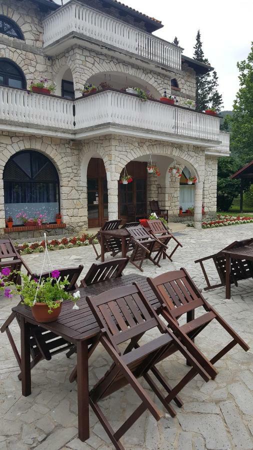 Sara Hotel Buzet Ngoại thất bức ảnh